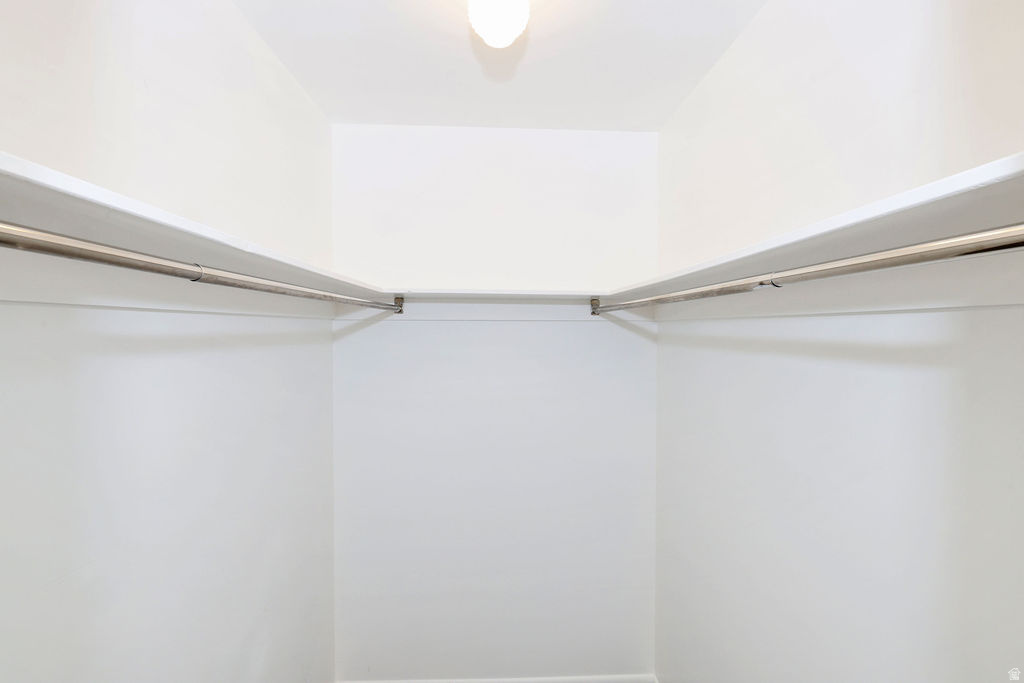 4755 S WALLACE LN Holladay, UT 84117