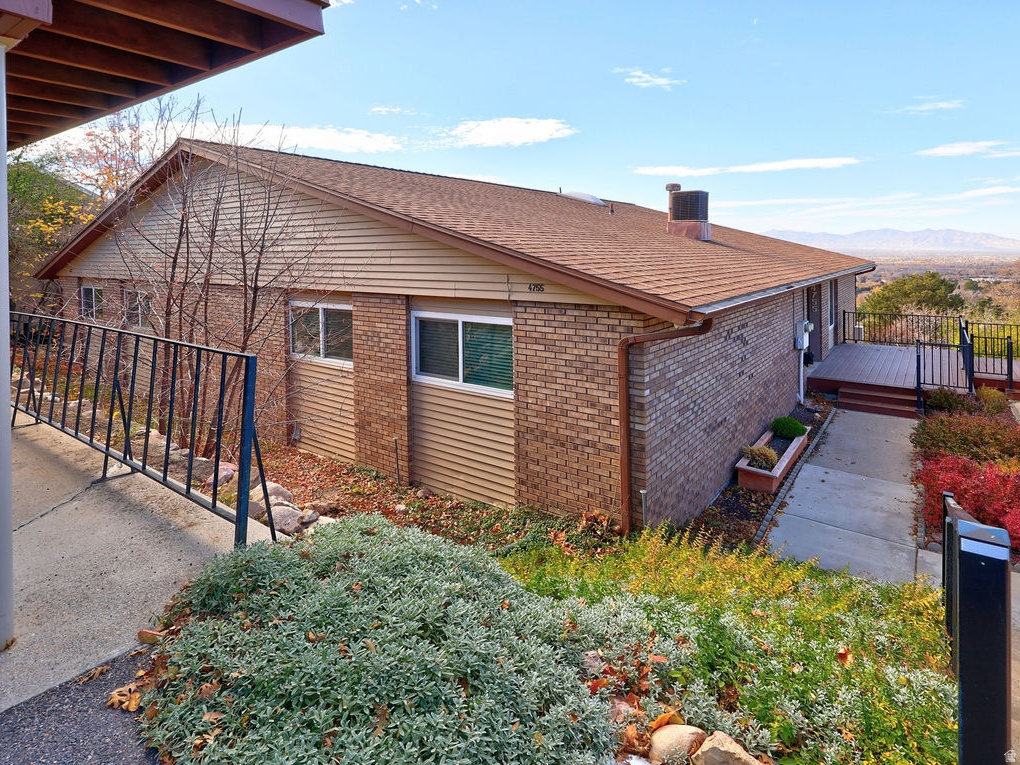 4755 S WALLACE LN Holladay, UT 84117