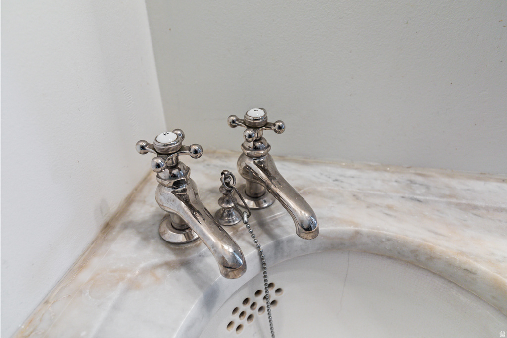 390 N 100 W Monroe, UT 84754