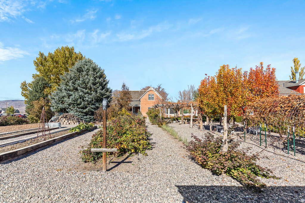 390 N 100 W Monroe, UT 84754