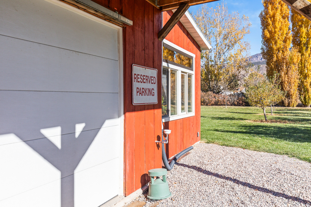 390 N 100 W Monroe, UT 84754