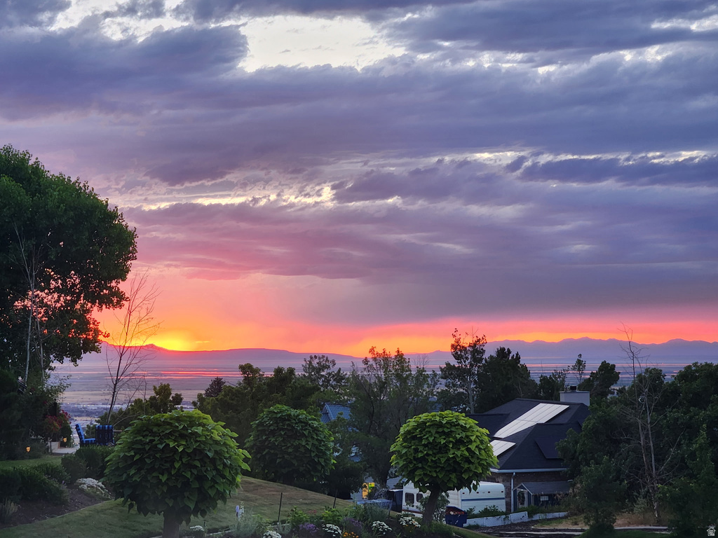 90 SCENIC HILLS CIR North Salt Lake, UT 84054