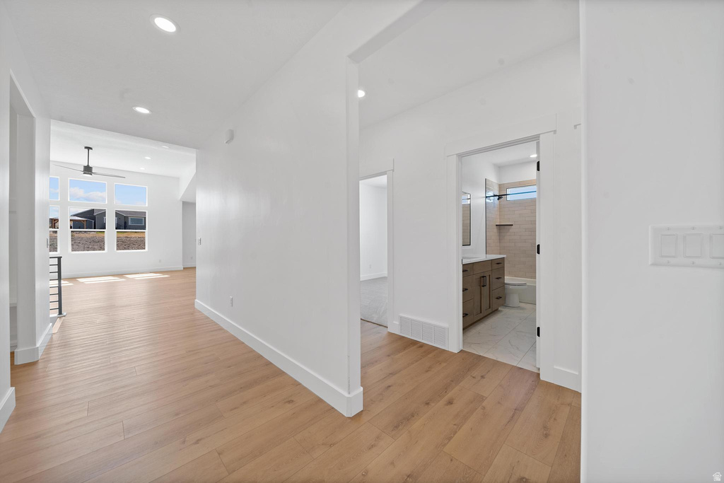 1214 E HIGHLINE RD #208 Lake Point, UT 84074