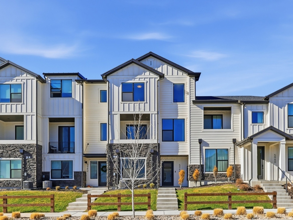 5944 N 5000 W #176 Mountain Green, UT 84050