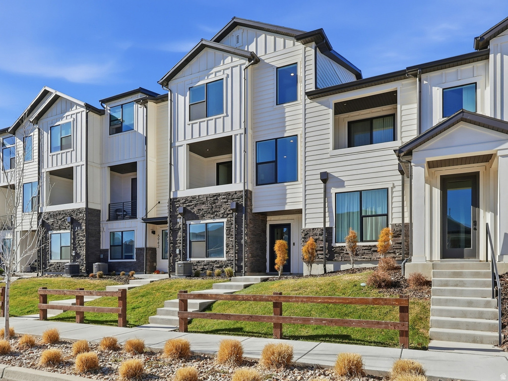 5944 N 5000 W #176 Mountain Green, UT 84050