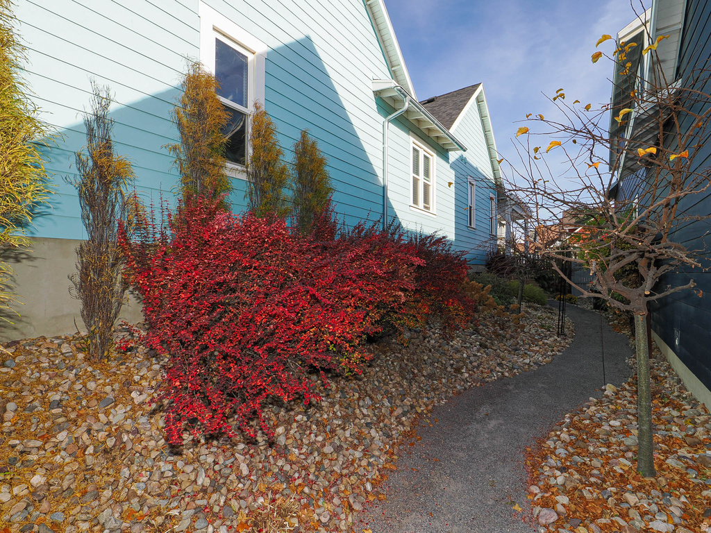 10762 S BEACH COMBER WAY South Jordan, UT 84009