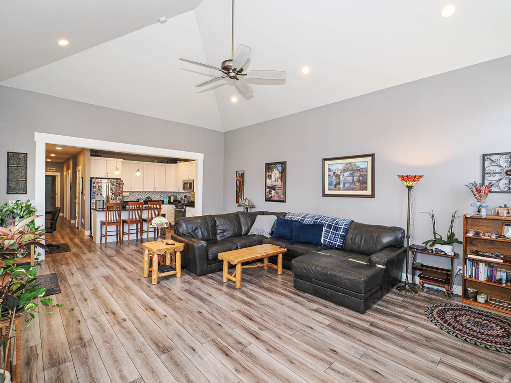 10762 S BEACH COMBER WAY South Jordan, UT 84009