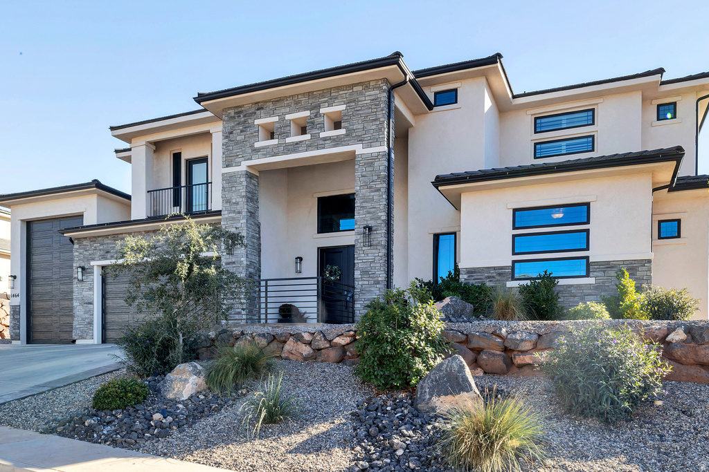 1464  E Centaurus Way