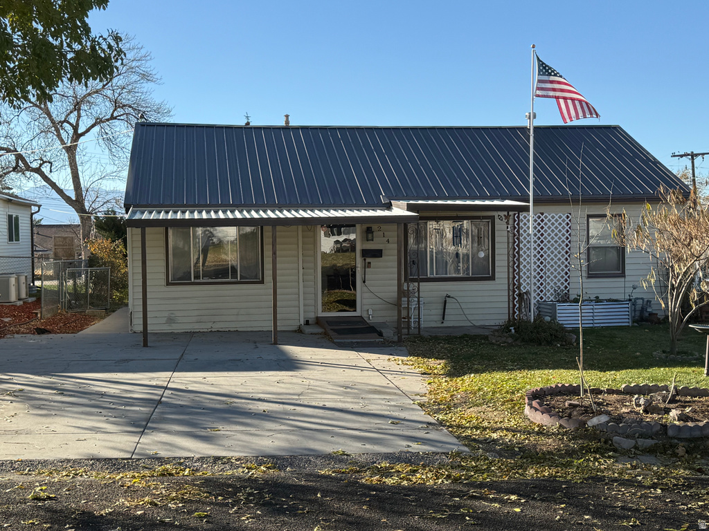 214 S 3RD ST Tooele, UT 84074