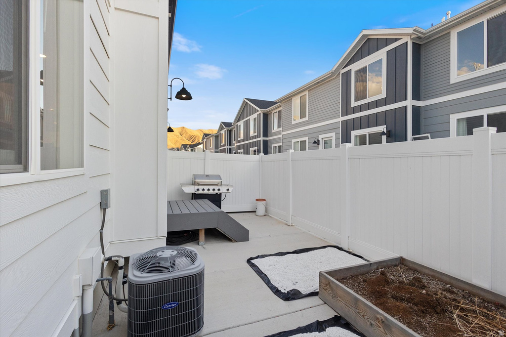 1786 E EAGLE LN Eagle Mountain, UT 84005