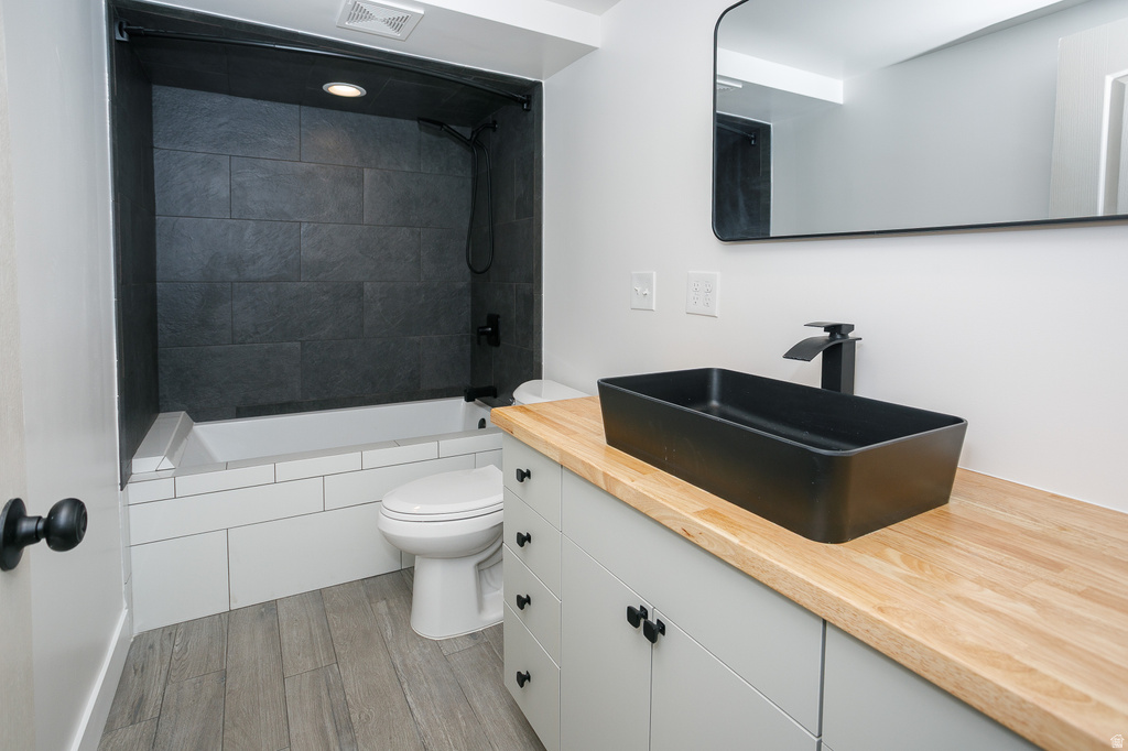 5830 W HILL STONE DR South Jordan, UT 84095