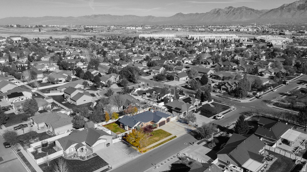 5830 W HILL STONE DR South Jordan, UT 84095