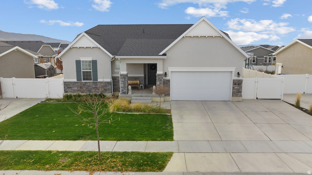 1502 E LOWE PEAK DR Eagle Mountain, UT 84005