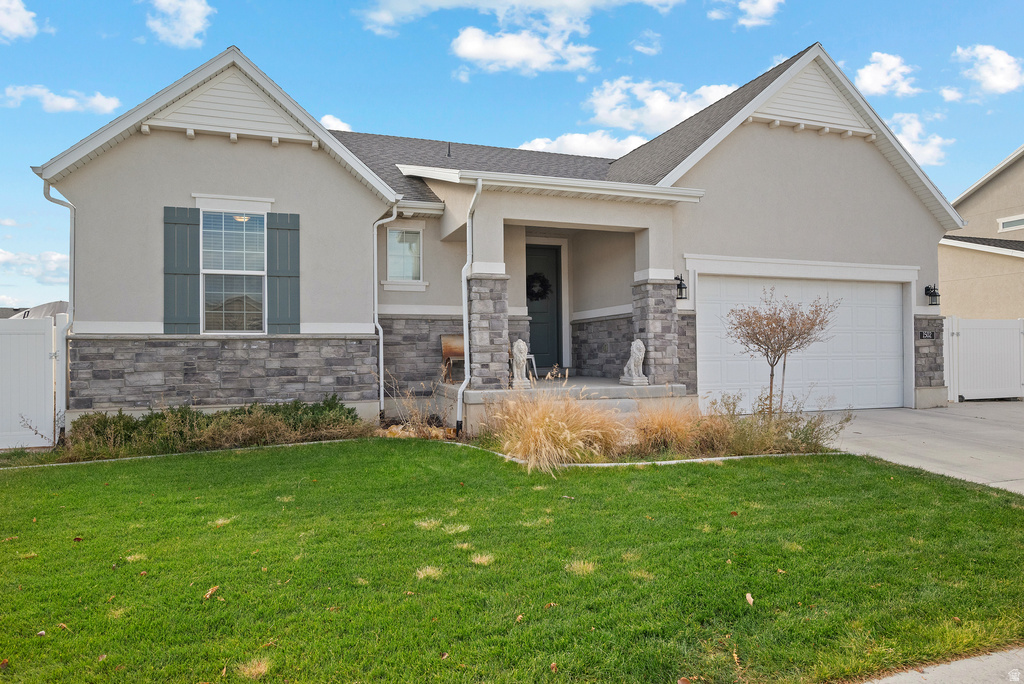 1502 E LOWE PEAK DR Eagle Mountain, UT 84005