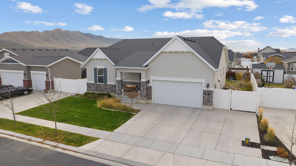 1502 E LOWE PEAK DR Eagle Mountain, UT 84005