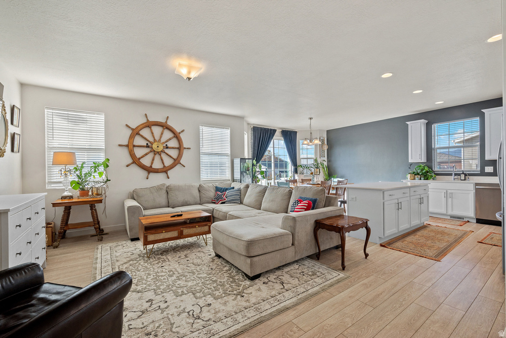 1502 E LOWE PEAK DR Eagle Mountain, UT 84005