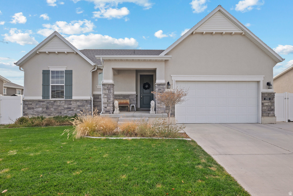 1502 E LOWE PEAK DR Eagle Mountain, UT 84005