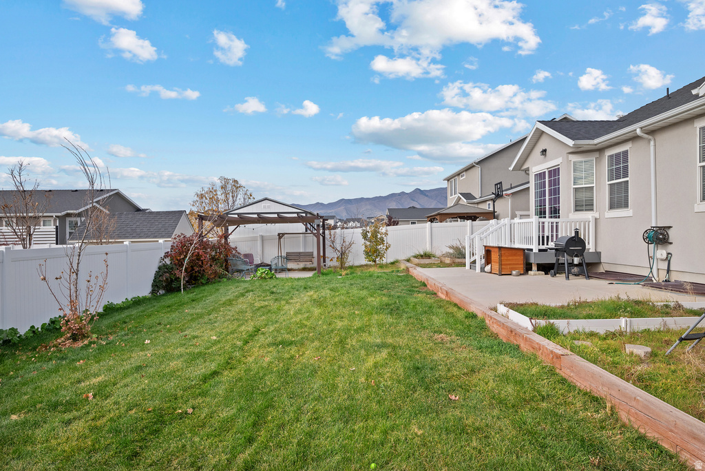1502 E LOWE PEAK DR Eagle Mountain, UT 84005