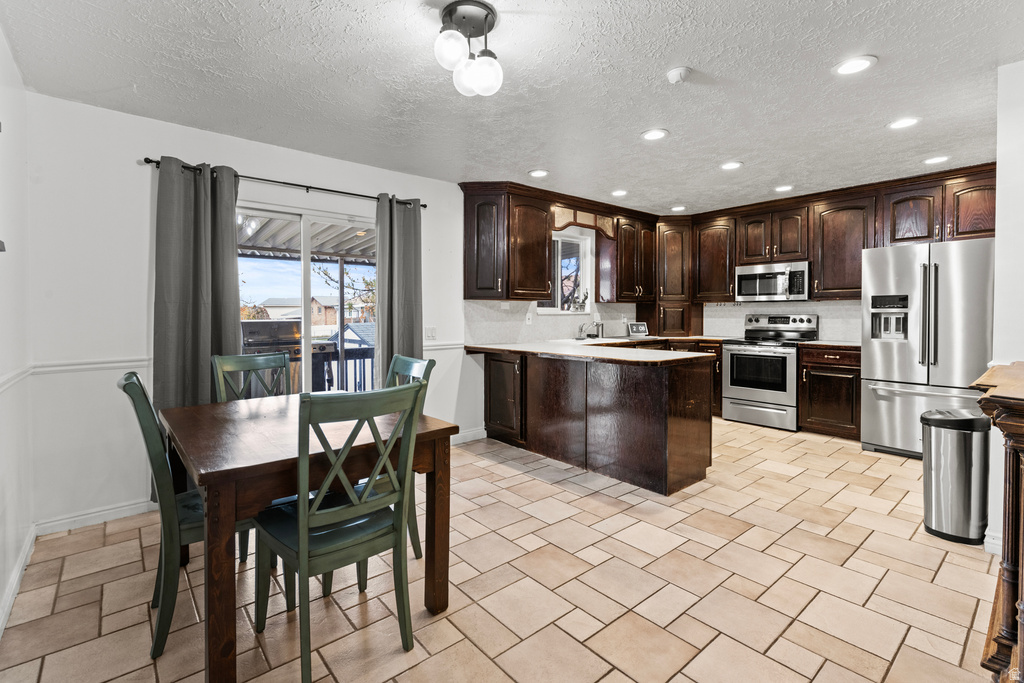 3084 W 4375 S Roy, UT 84067