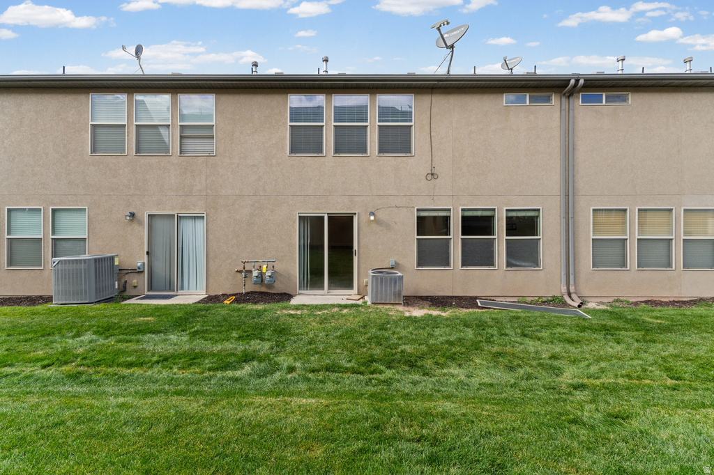 1282 N LILY PAD DR Spanish Fork, UT 84660
