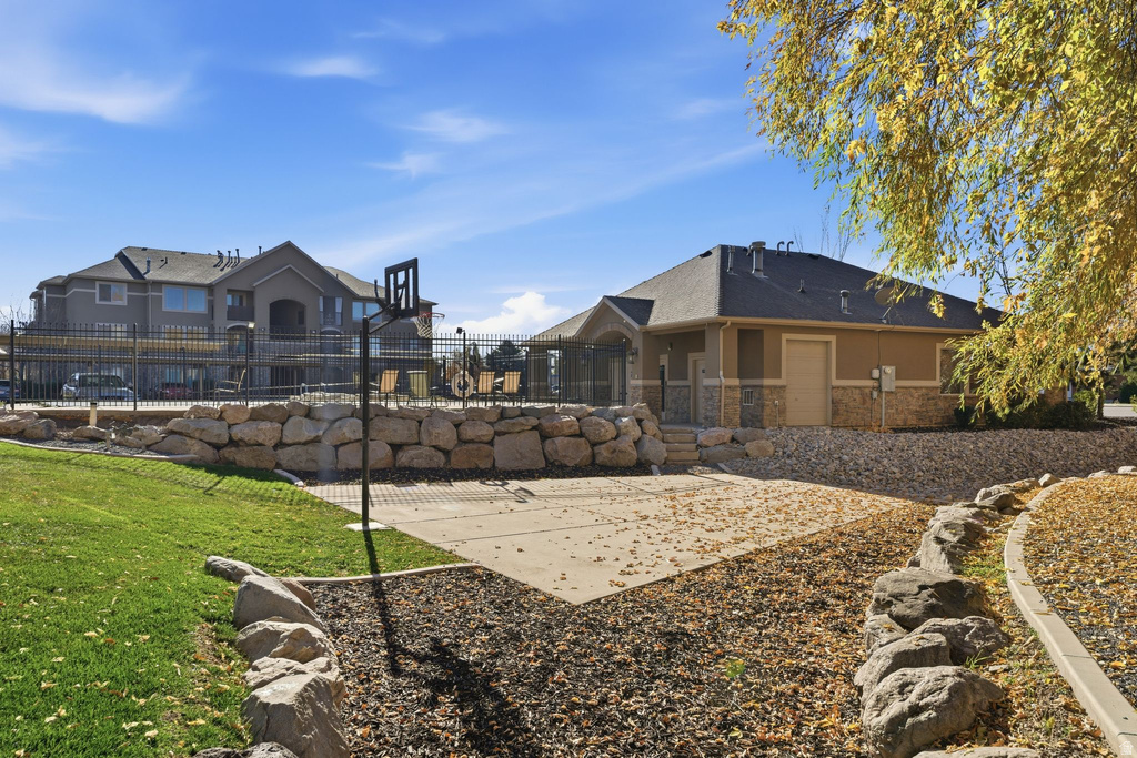 877 S MAIN ST #B Layton, UT 84041