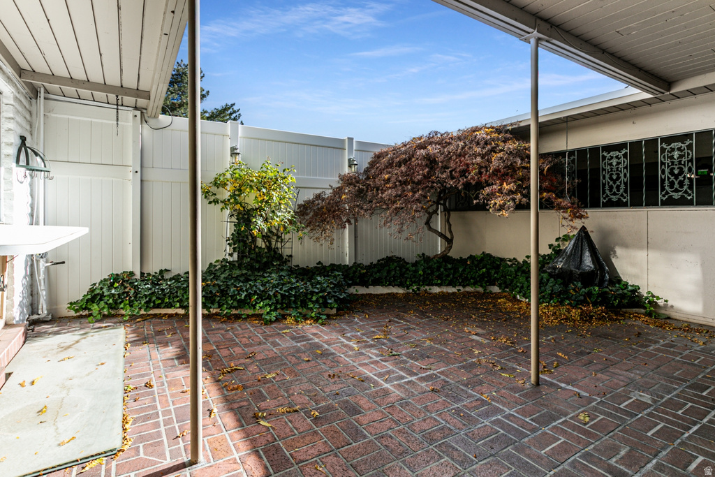 1506 E VILLAGE RD Salt Lake City, UT 84121