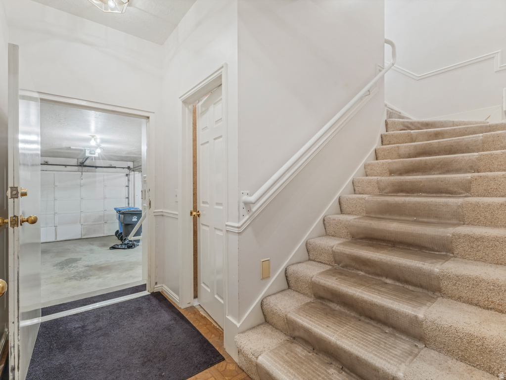 8585 S MT MAJESTIC RD Sandy, UT 84093