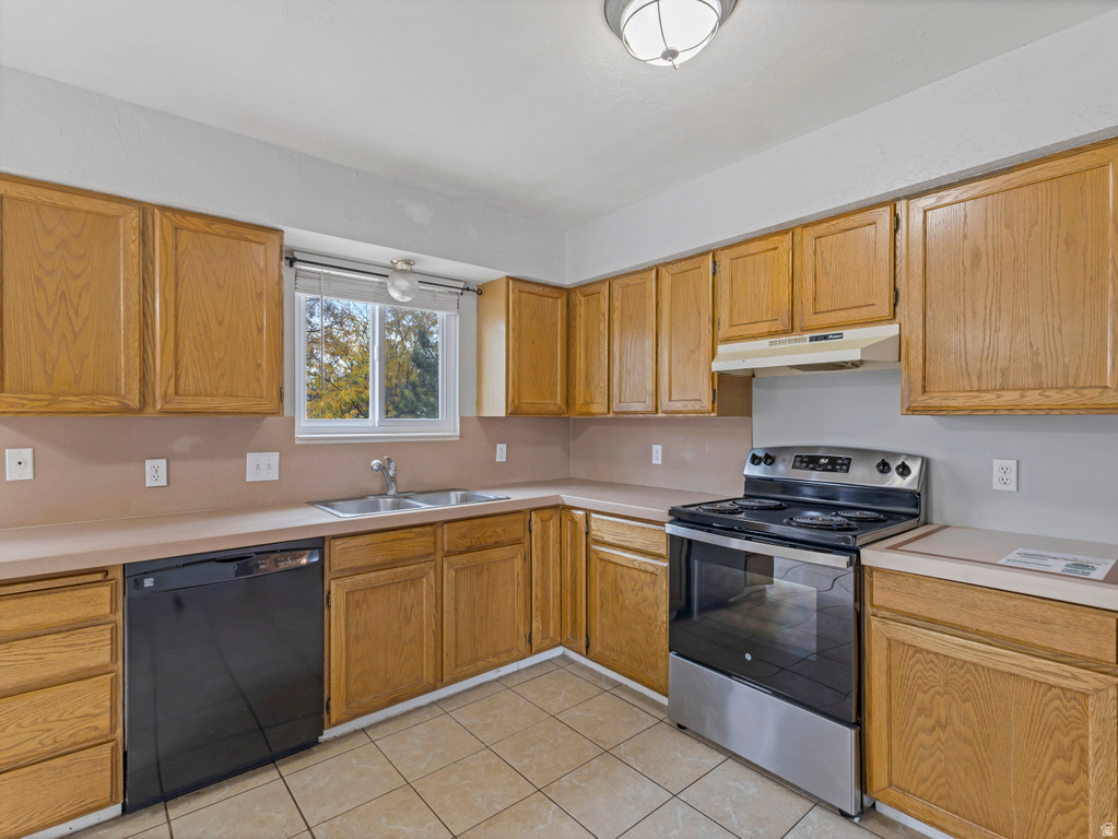 5281 W SAGUARO DR West Jordan, UT 84081