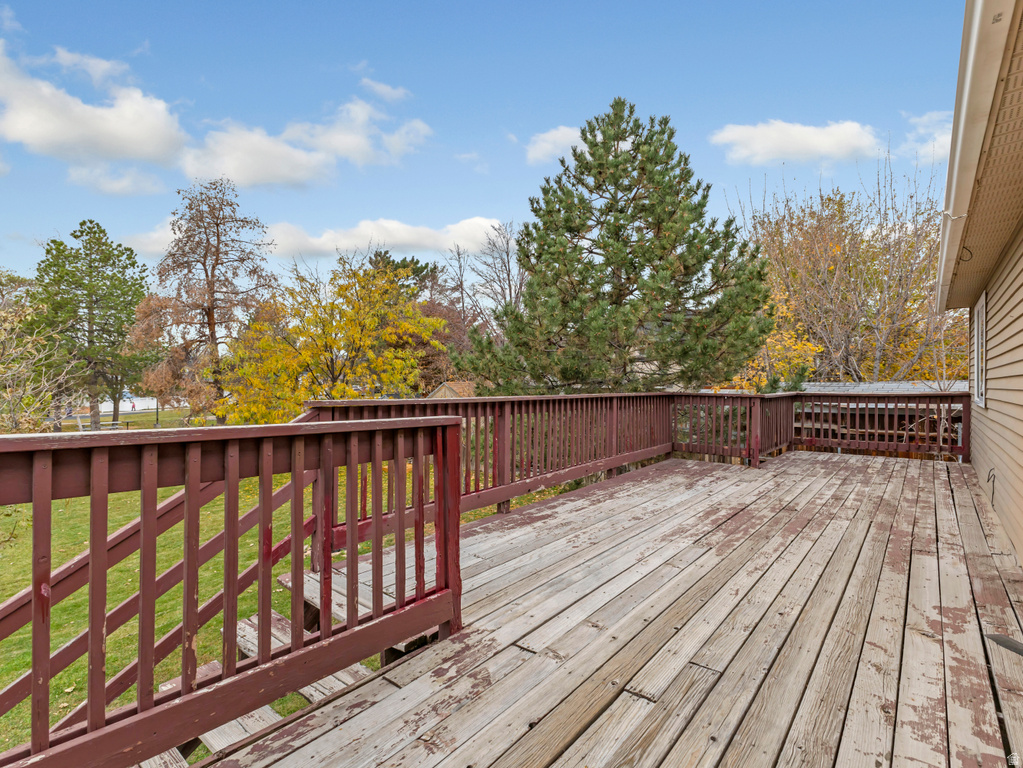 5281 W SAGUARO DR West Jordan, UT 84081