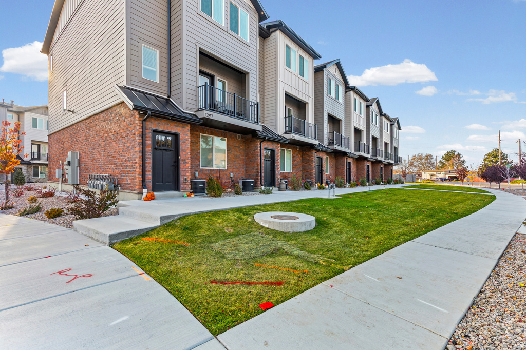 1277 E 16TH ST Ogden, UT 84404