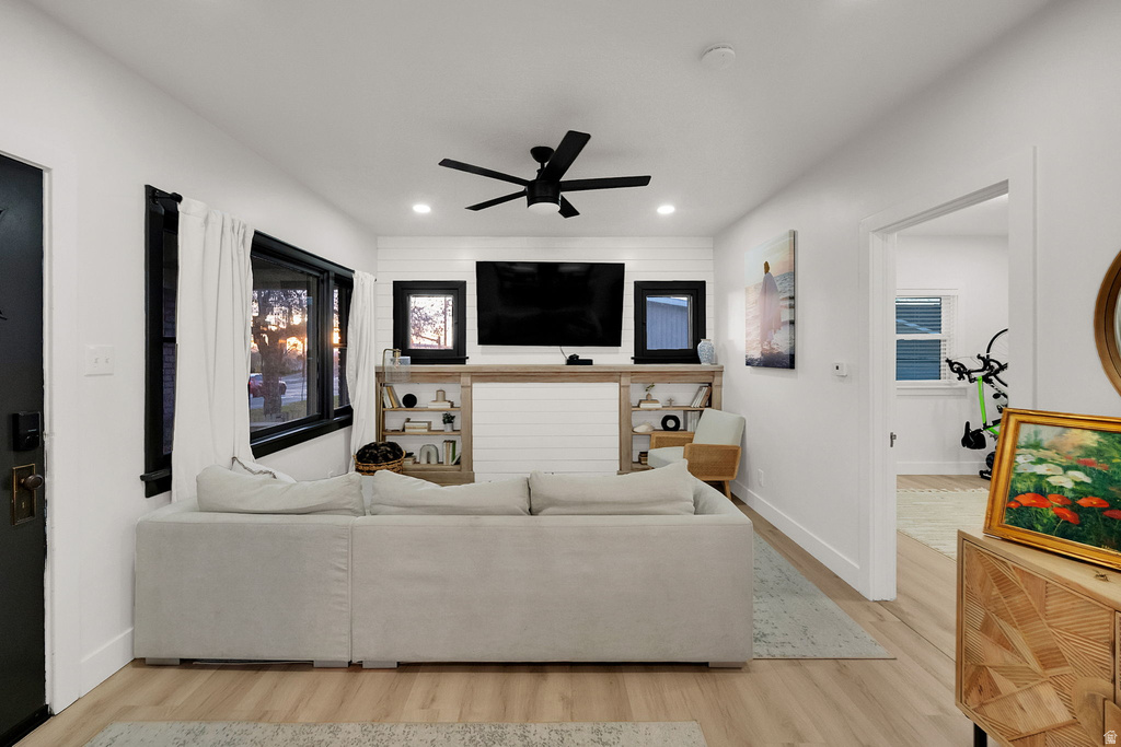 382 W STATE ST Farmington, UT 84025