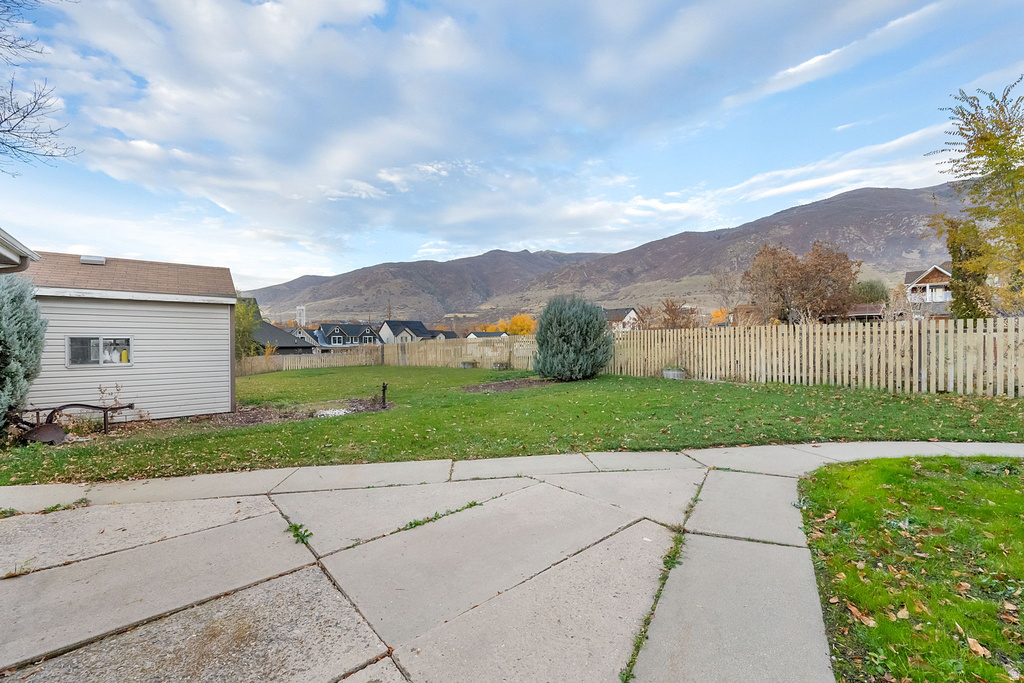 382 W STATE ST Farmington, UT 84025