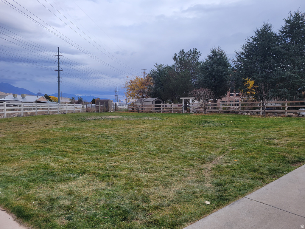 2428 W SILVERPOINT WAY Bluffdale, UT 84065