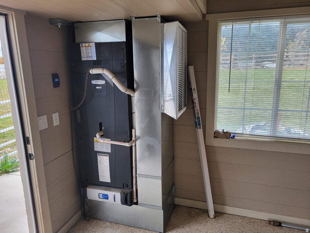 2428 W SILVERPOINT WAY Bluffdale, UT 84065