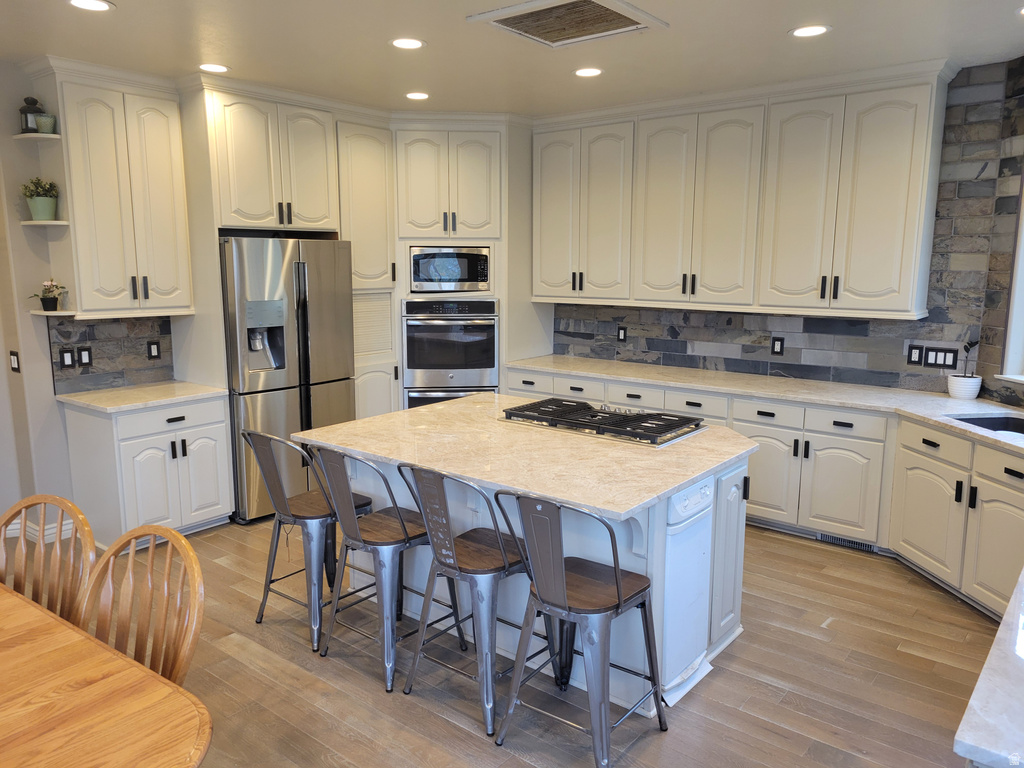 2428 W SILVERPOINT WAY Bluffdale, UT 84065