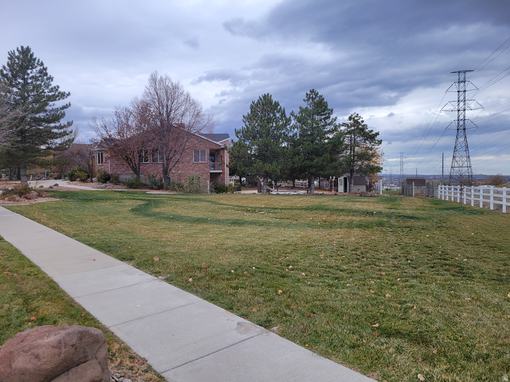 2428 W SILVERPOINT WAY Bluffdale, UT 84065