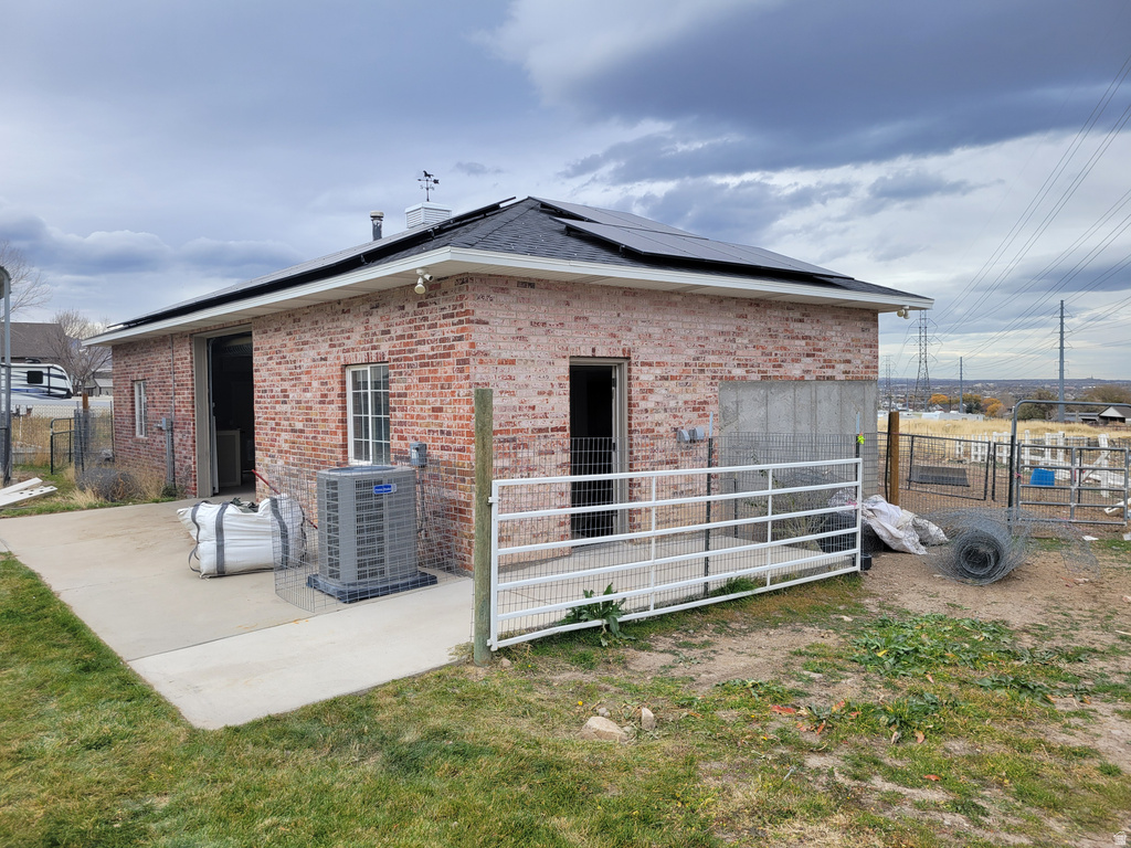 2428 W SILVERPOINT WAY Bluffdale, UT 84065