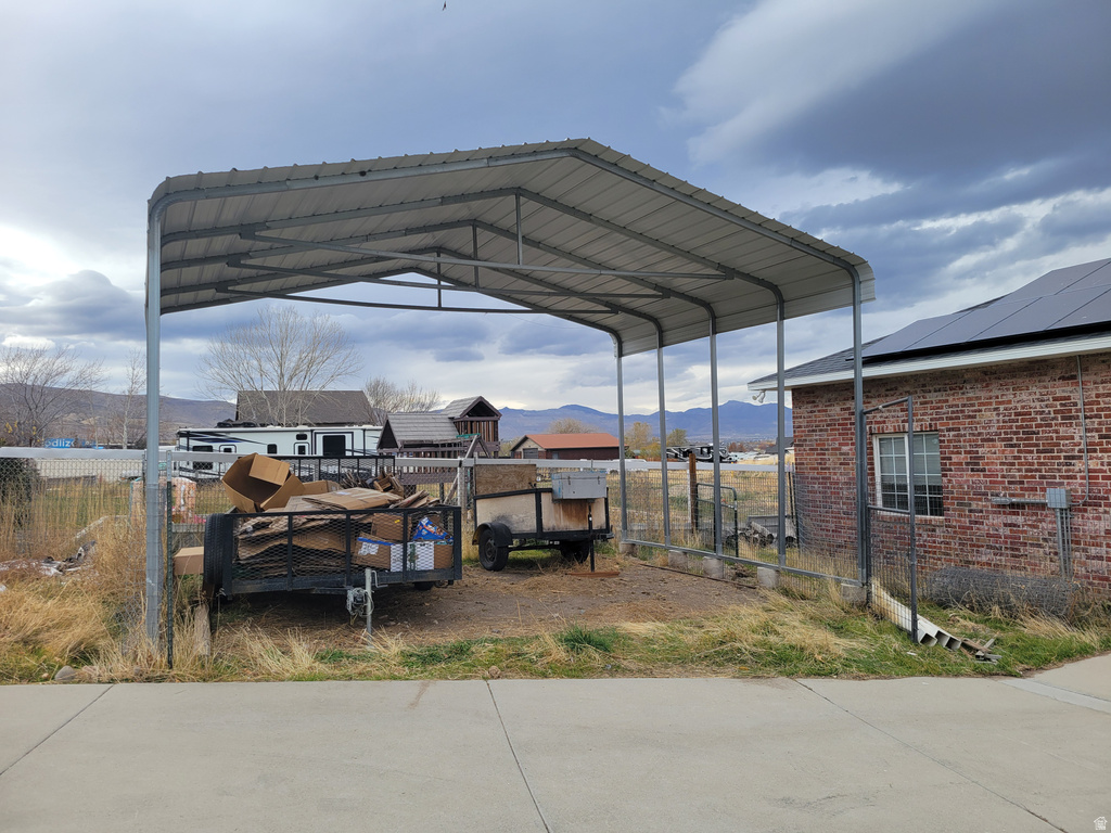 2428 W SILVERPOINT WAY Bluffdale, UT 84065