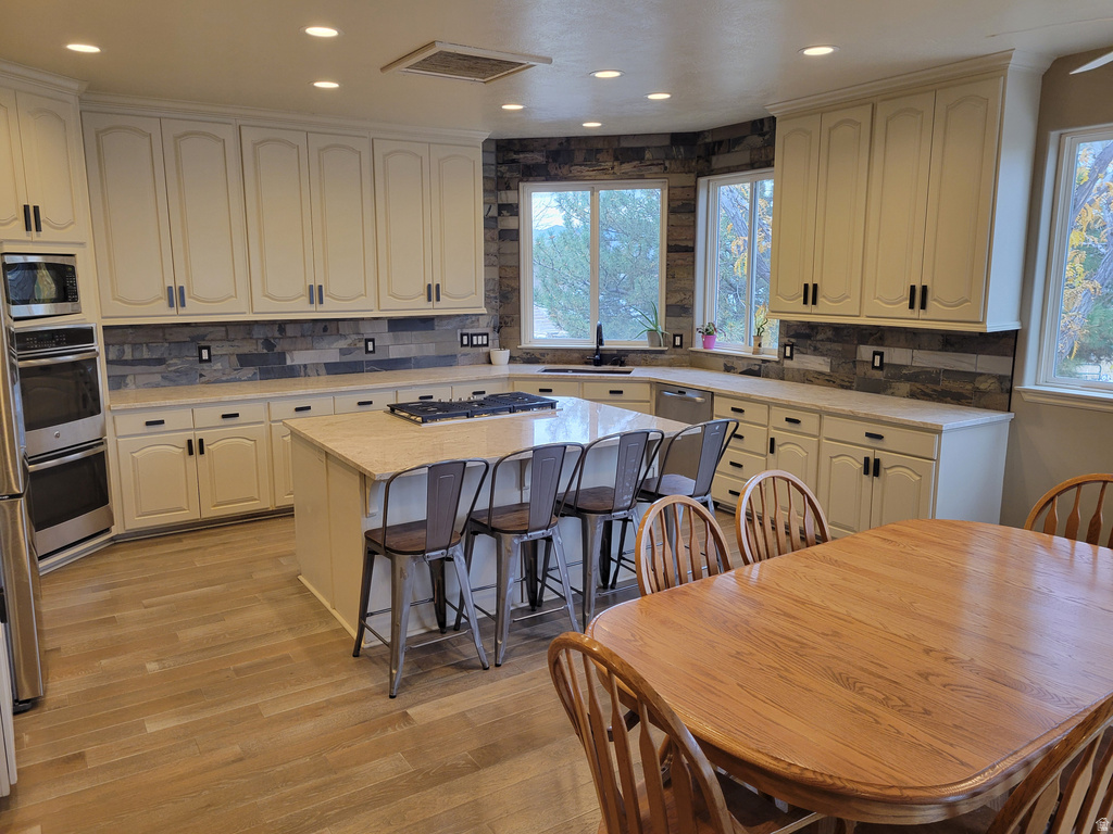 2428 W SILVERPOINT WAY Bluffdale, UT 84065