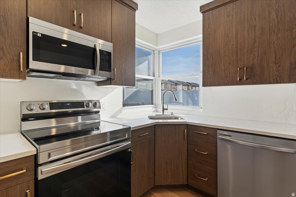 147 W NORTH ST Ogden, UT 84404