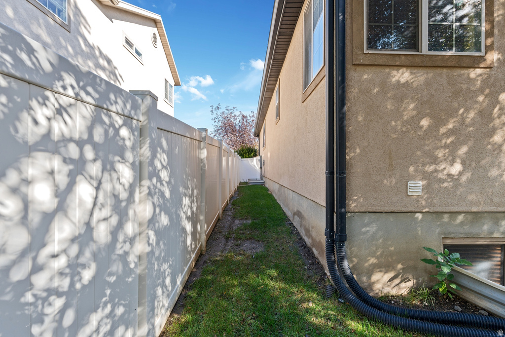 330 W PARADISO LN Centerville, UT 84014