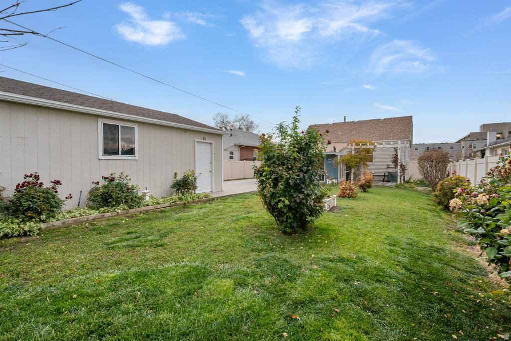 2011 S ROBERTA ST Salt Lake City, UT 84115