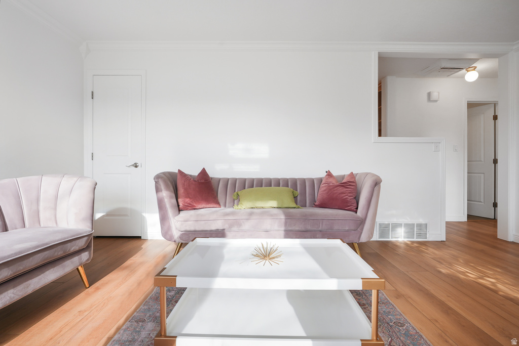 5749 S MCMILLAN CIR Murray, UT 84107