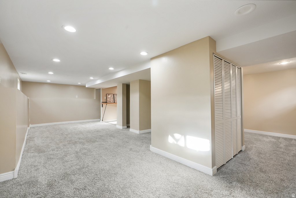 5749 S MCMILLAN CIR Murray, UT 84107