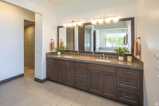 2040 S PINNACLE CIR St George, UT 84790