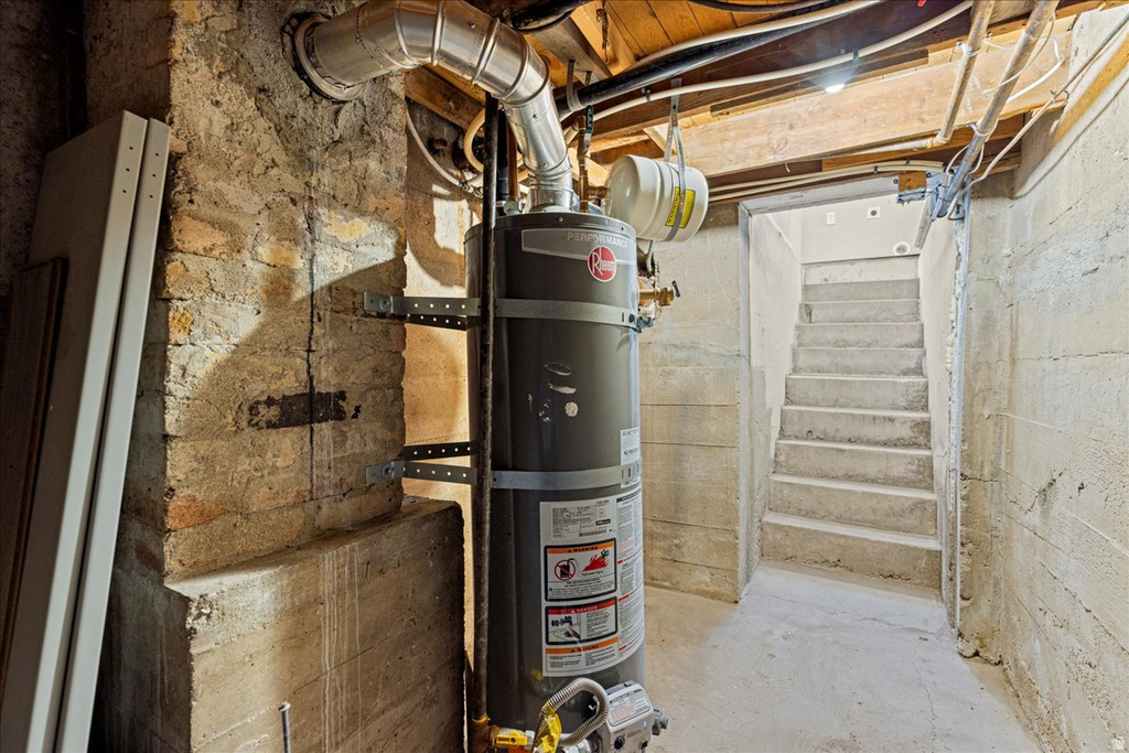 40 E MAIN ST Grantsville, UT 84029