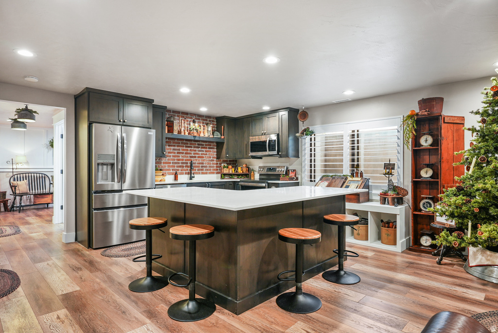 2752 N 600 E Lehi, UT 84043