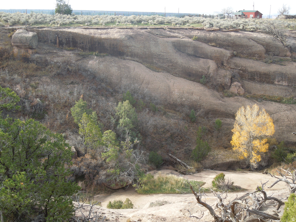 411 W SAND FLATS RD 11675 E L ON PUB ESMT RD Moab, UT 84532