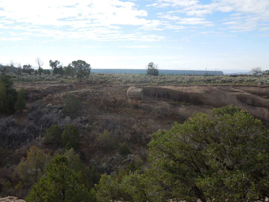 411 W SAND FLATS RD 11675 E L ON PUB ESMT RD Moab, UT 84532