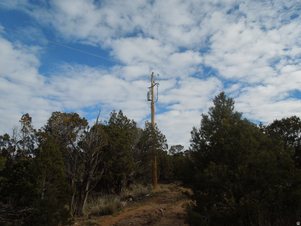 411 W SAND FLATS RD 11675 E L ON PUB ESMT RD Moab, UT 84532